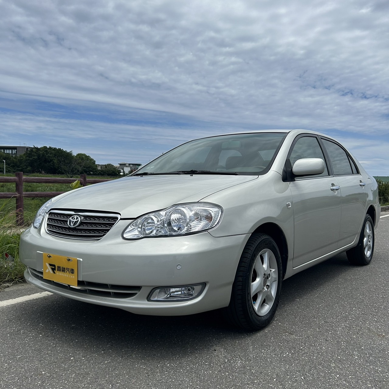 2004年TOYOTA ALTIS